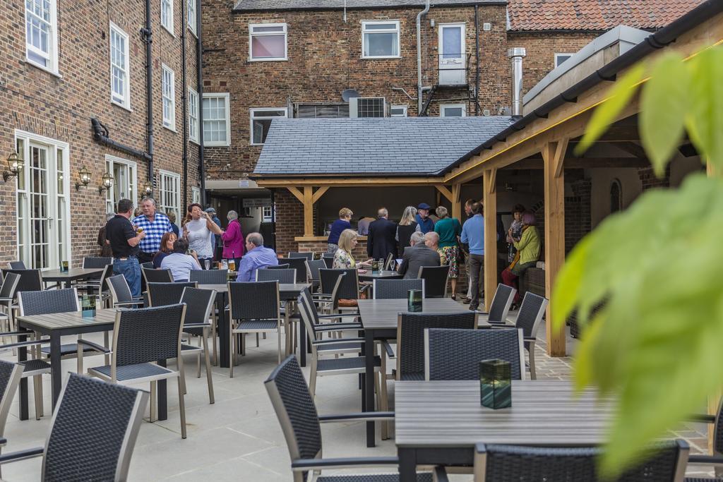 The Golden Fleece Hotel, Thirsk, North Yorkshire Exterior foto