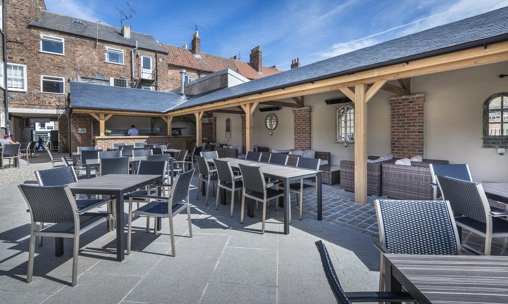 The Golden Fleece Hotel, Thirsk, North Yorkshire Exterior foto